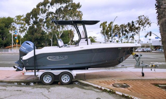 Pre-Owned 2021 Robalo for sale