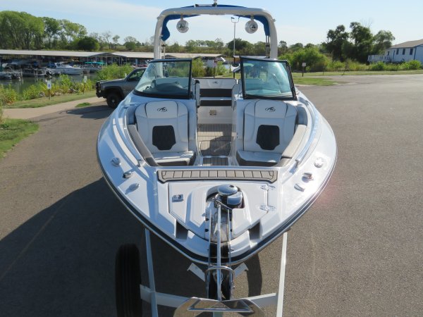 Used 2019  powered Monterey Boats Boat for sale