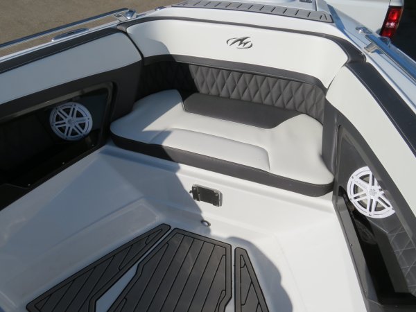 Used 2019  powered Monterey Boats Boat for sale