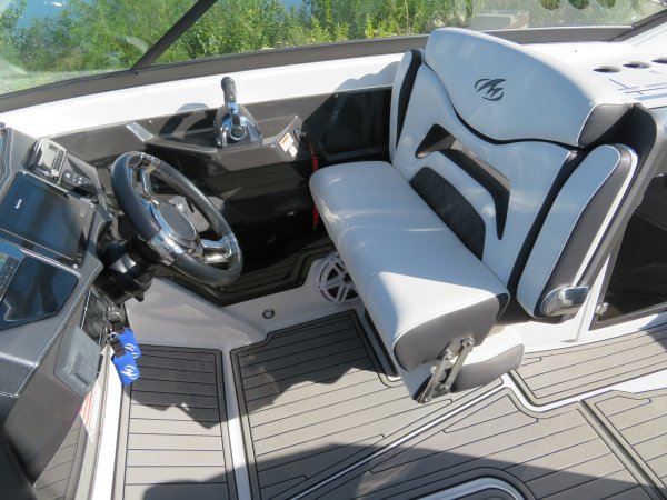 Used 2019  powered Power Boat for sale