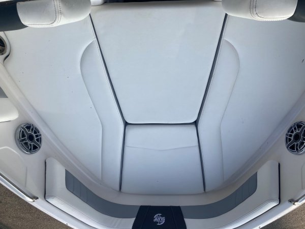 Used 2022  powered Chaparral Boat for sale