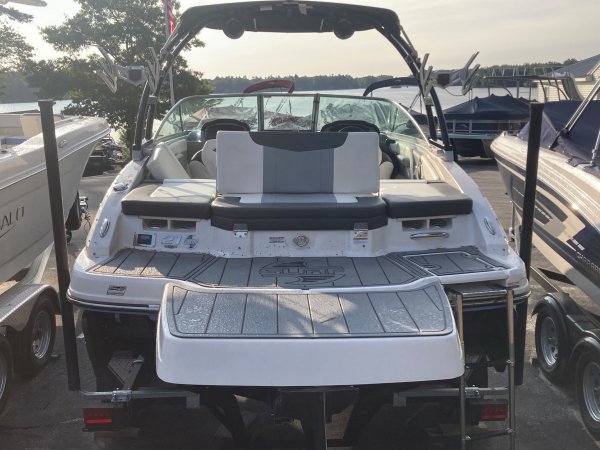 Used 2022  powered Power Boat for sale