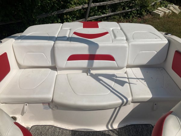 Pre-Owned 2018 Chaparral 19 H2O SPORT Power Boat for sale