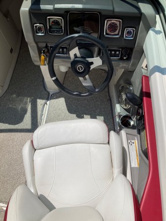 Used 2013  powered Chaparral Boat for sale