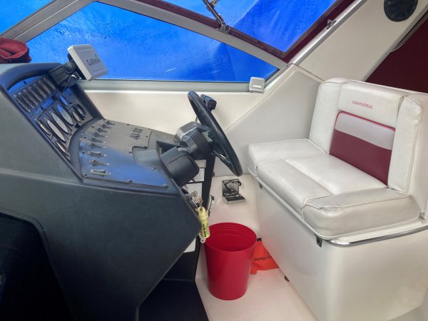 Pre-Owned 1990  powered Power Boat for sale