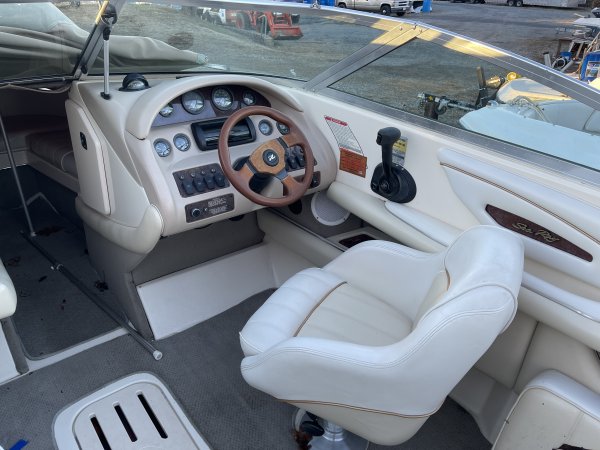 Pre-Owned 1994 Sea Ray Signature for sale
