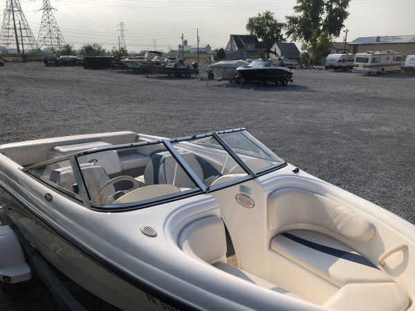 Pre-Owned 2001 Chaparral SSe 180 for sale