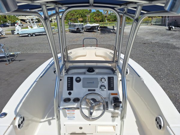 Robalo R200 Center Console for sale