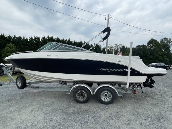 Pre-Owned 2007  powered Power Boat for sale