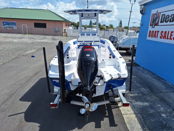 2024 POLAR 220 CENTER CONSOLE FOR SALE