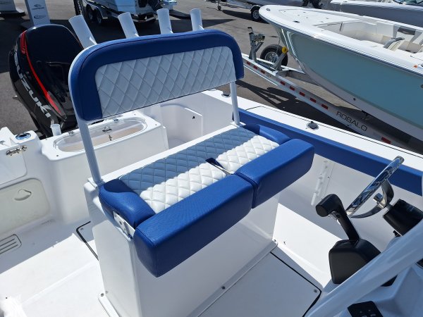 2024 POLAR 220 CENTER CONSOLE FOR SALE