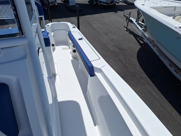 2024 POLAR 220 CENTER CONSOLE FOR SALE