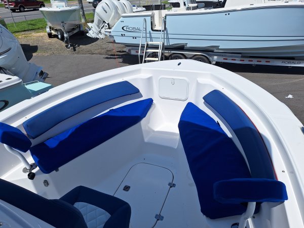 2024 POLAR 220 CENTER CONSOLE FOR SALE