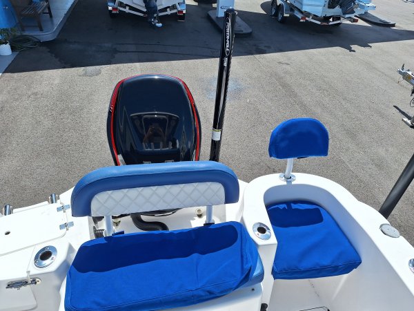 2024 POLAR 220 CENTER CONSOLE FOR SALE