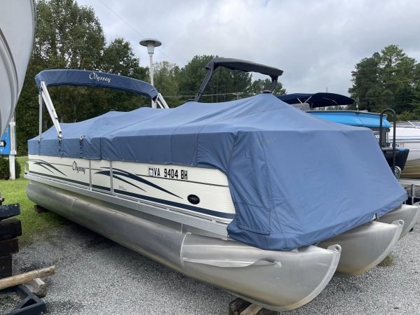 Used 2007 Odyssey Boats 222C DLX Power Boat for sale