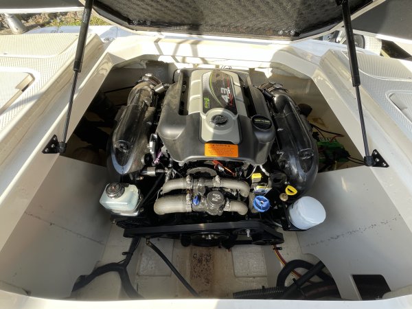 Pre-Owned 2017 Chaparral 21 H20 Power Boat for sale