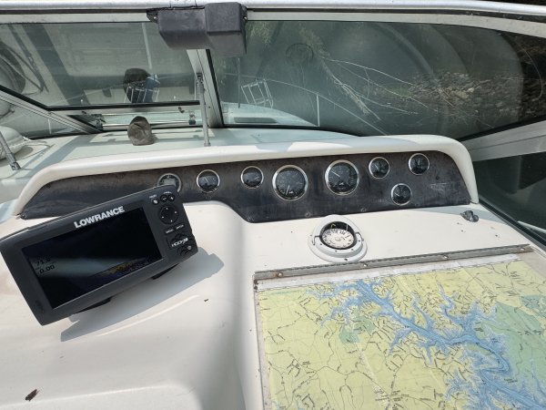 Used 1998 Sea Ray 290 Sundancer Power Boat for sale