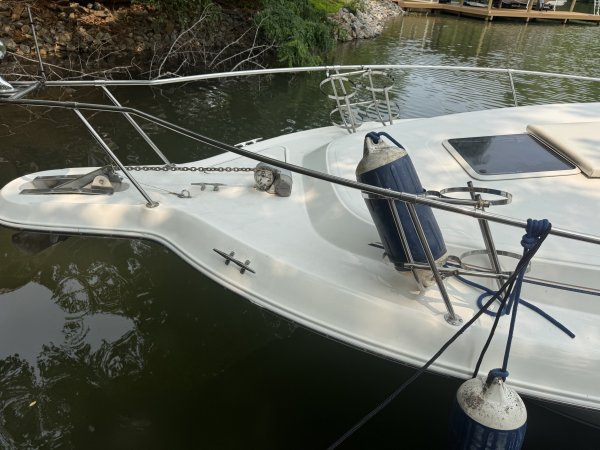 Used 1998 Sea Ray 290 Sundancer Power Boat for sale