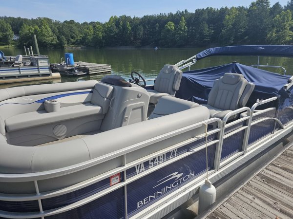 Pre-Owned 2022 Bennington Power Boat for sale