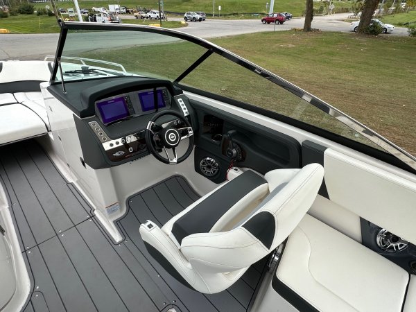 Used 2023 Chaparral 307SSX Power Boat for sale