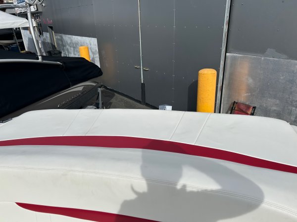 Pre-Owned 2000  powered Power Boat for sale