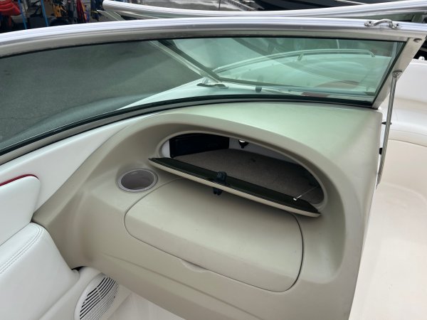 Pre-Owned 2000 Chaparral 216 Ssi for sale