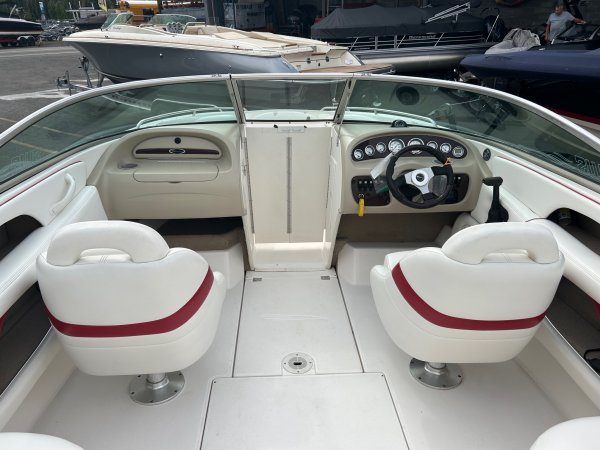Pre-Owned 2000 Chaparral 216 Ssi for sale