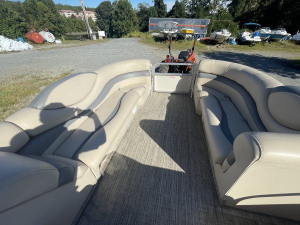 Used 2004  powered Power Boat for sale