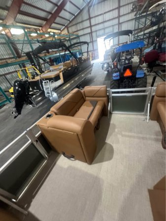 Used 2024 Avalon Pontoon Venture 17 Tritoon for sale