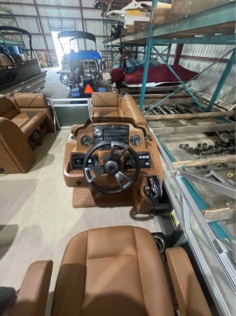 Used 2024 Avalon Pontoon Venture 17 Tritoon for sale