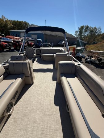 Used 2026 Avalon Pontoon 2385 Venture Cruise Platinum Power Boat for sale