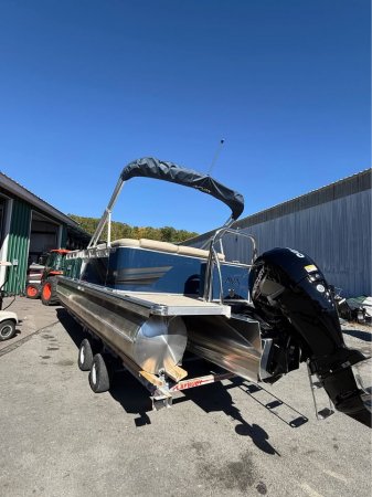 Used 2026  powered Avalon Pontoon Boat for sale