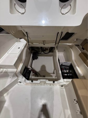 Used 2023  powered Bayliner Boat for sale