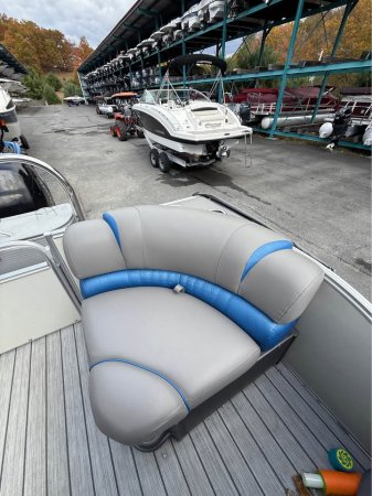 Pre-Owned 2021 Avalon Pontoon for sale