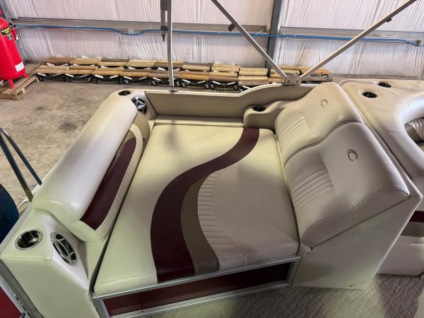 Pre-Owned 2011  powered Power Boat for sale