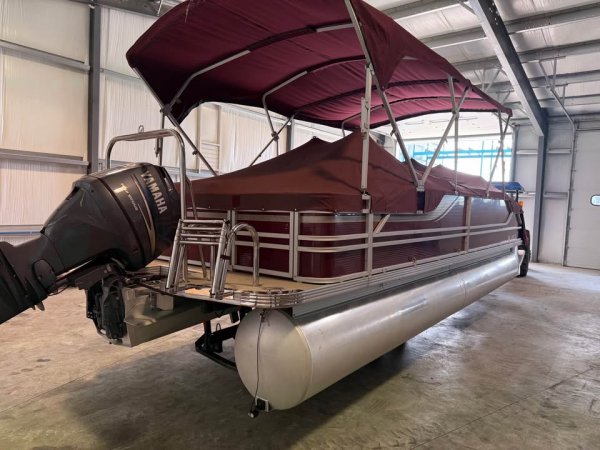 Pre-Owned 2011 Crest 25 STD for sale