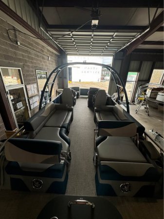 Used 2025 Avalon Pontoon Power Boat for sale