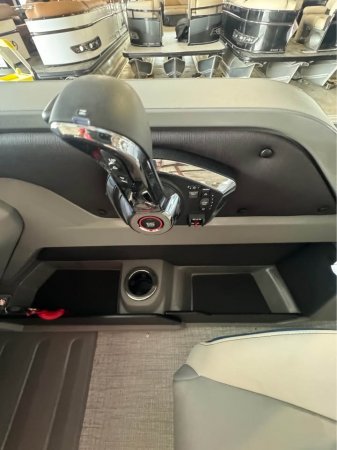 Used 2025 Avalon Pontoon LSZ 2585 Quad Lounge Shift Mercury 400R Power Boat for sale