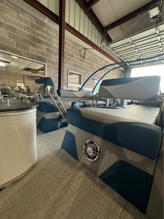 Used 2025  powered Power Boat for sale