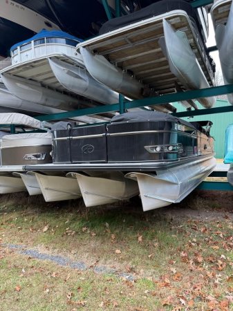 Used 2023 Avalon Pontoon Catalina Platinum Entertainer 27' Power Boat for sale