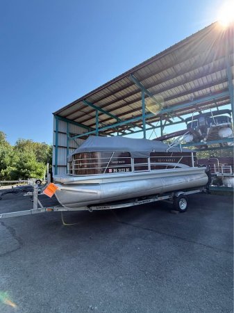 Pre-Owned 2021 Sweetwater Power Boat for sale