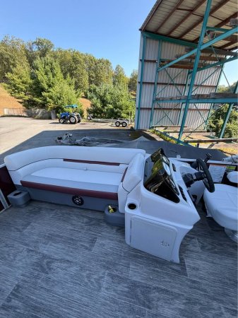 Pre-Owned 2021 Sweetwater SW 2086-25 for sale