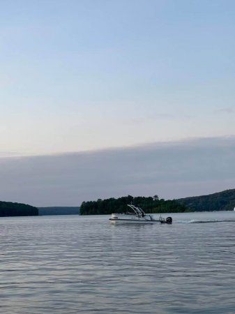 Pre-Owned 2021 Avalon Pontoon Catalina Platinum Elite Windshield 2585 Power Boat for sale