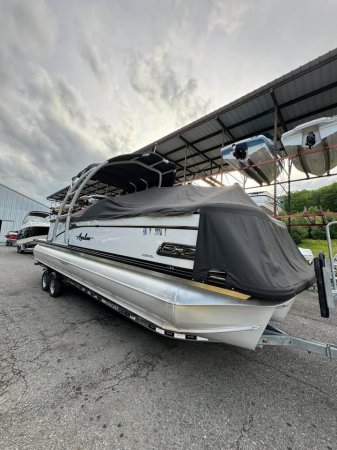 Pre-Owned 2021 Avalon Pontoon Catalina Platinum Elite Windshield 2585 Power Boat for sale