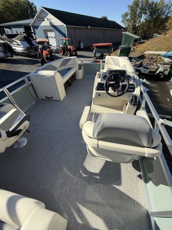 Used 2026 Avalon Pontoon NEW Venture 23 Tritoon Power Boat for sale