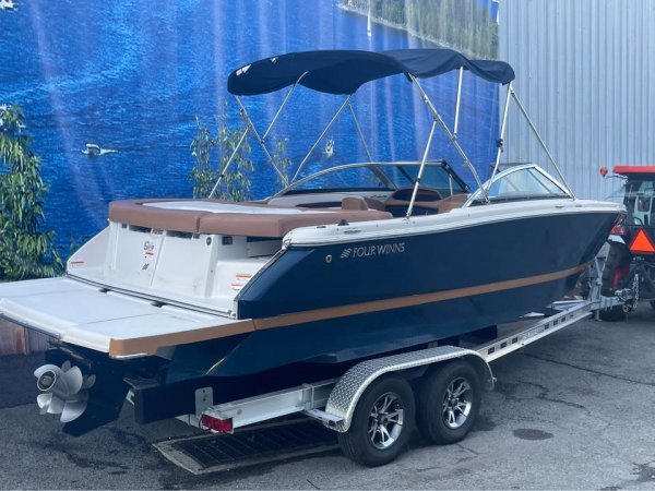 Used 2017 Four Winns Power Boat for sale