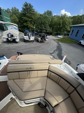 Used 2017 Sea Ray 250 SLX Power Boat for sale