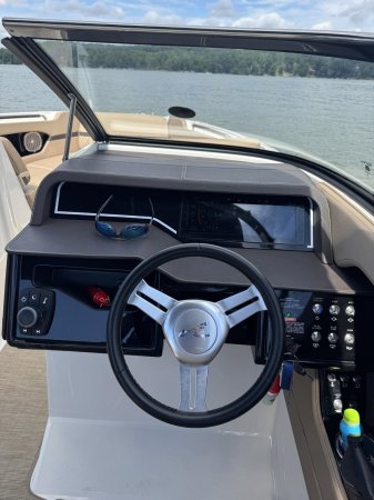 Used 2017  powered Sea Ray Boat for sale
