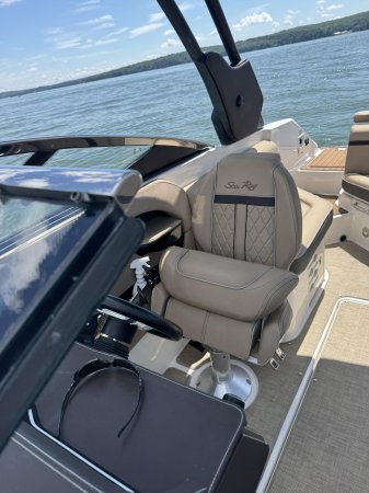 Used 2017  powered Sea Ray Boat for sale