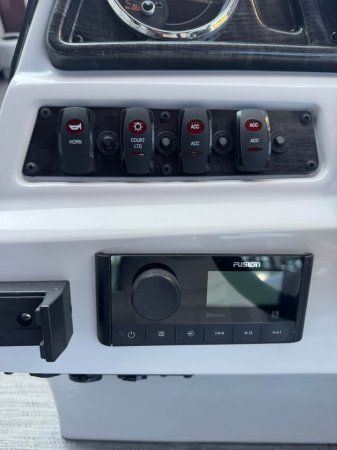 Pre-Owned 2022  powered Sweetwater Boat for sale